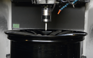 SAI – sonda RMP60 w pomiarze podczas produkcji obręczy kół.
