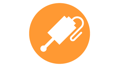 Witte icoon van een bekabelde taster voor meten in het proces voor industriële automatisering op een oranje cirkel