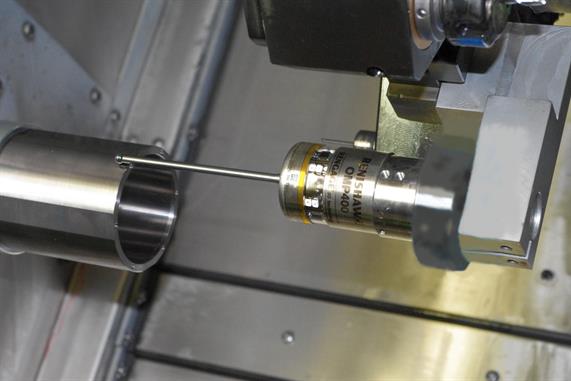 The OMP400 probe uses special measurement routines to measure the circularity and cylindricity of the inner and outer surfaces of the test masses